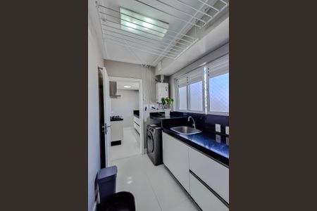 Apartamento à venda com 196m², 3 quartos e 3 vagas Apartamento à venda com 196m², 3 quartos e 3 vagasÁrea de Serviço