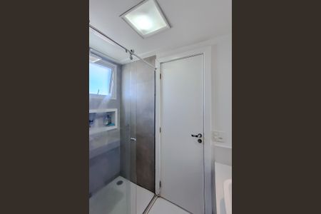 Apartamento à venda com 196m², 3 quartos e 3 vagas Apartamento à venda com 196m², 3 quartos e 3 vagasBanheiro da Suíte 2