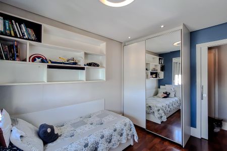 Apartamento à venda com 196m², 3 quartos e 3 vagas Apartamento à venda com 196m², 3 quartos e 3 vagasQuarto 2 - Suíte