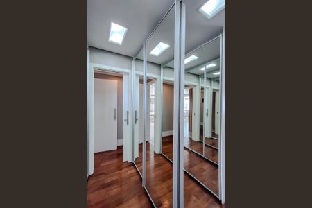 Apartamento à venda com 196m², 3 quartos e 3 vagas Apartamento à venda com 196m², 3 quartos e 3 vagasQuarto 3 - Suíte