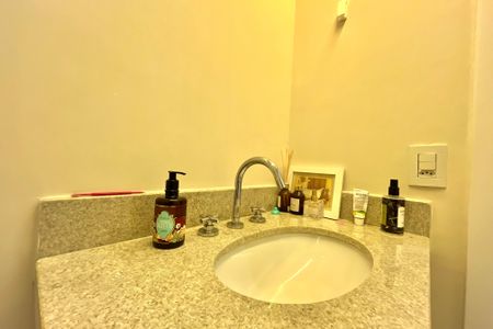 Apartamento à venda com 89m², 3 quartos e 1 vaga Apartamento à venda com 89m², 3 quartos e 1 vagaBanheiro Corredor