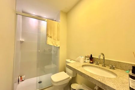 Apartamento à venda com 89m², 3 quartos e 1 vaga Apartamento à venda com 89m², 3 quartos e 1 vagaBanheiro Corredor