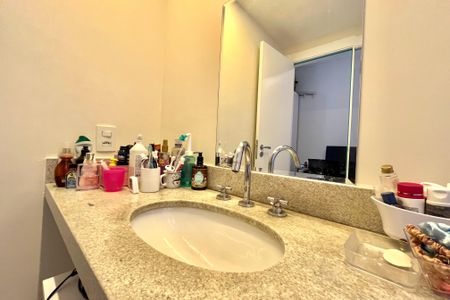 Apartamento à venda com 89m², 3 quartos e 1 vaga Apartamento à venda com 89m², 3 quartos e 1 vagaBanheiro da Suíte