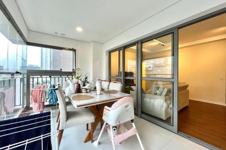 Apartamento à venda com 89m², 3 quartos e 1 vaga Apartamento à venda com 89m², 3 quartos e 1 vagaVaranda