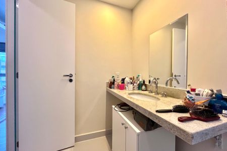 Apartamento à venda com 89m², 3 quartos e 1 vaga Apartamento à venda com 89m², 3 quartos e 1 vagaBanheiro da Suíte
