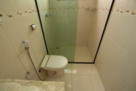 Casa de condomínio para alugar com 280m², 3 quartos e 4 vagasBanheiro Suíte 2