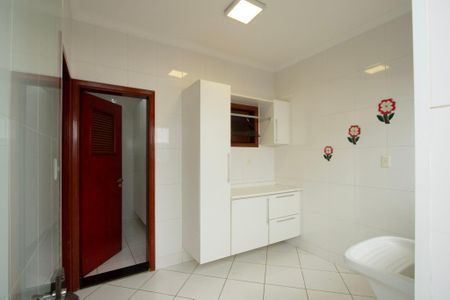 Casa de condomínio para alugar com 280m², 3 quartos e 4 vagasÁrea de Serviço