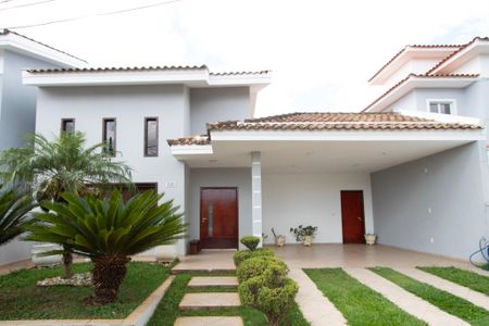 Casa de condomínio para alugar com 280m², 3 quartos e 4 vagasGaragem 