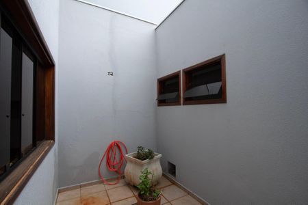 Casa de condomínio para alugar com 280m², 3 quartos e 4 vagasÁrea de Luz 