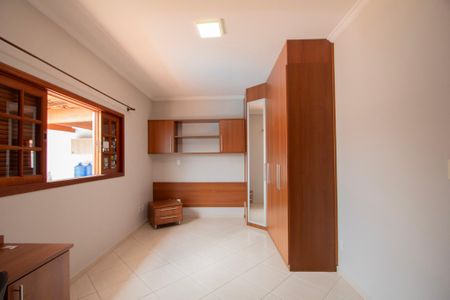 Casa de condomínio para alugar com 280m², 3 quartos e 4 vagasSuíte 1