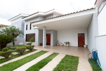 Casa de condomínio para alugar com 280m², 3 quartos e 4 vagasGaragem 