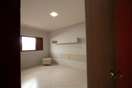 Casa de condomínio para alugar com 280m², 3 quartos e 4 vagasSuíte 2