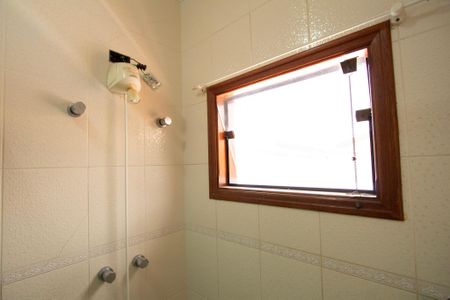 Casa de condomínio para alugar com 280m², 3 quartos e 4 vagasBanheiro Suíte 1