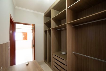 Casa de condomínio para alugar com 280m², 3 quartos e 4 vagasCloset Suíte 3