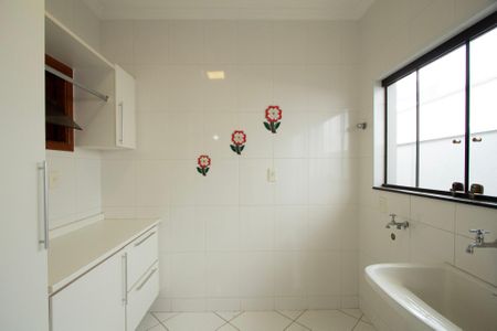 Casa de condomínio para alugar com 280m², 3 quartos e 4 vagasÁrea de Serviço