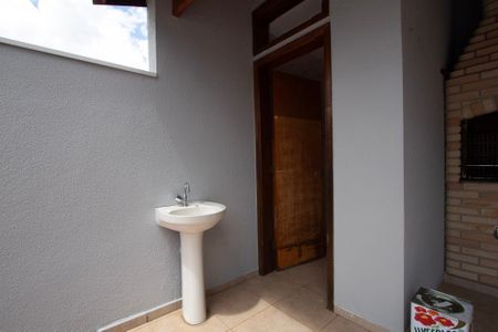 Casa de condomínio para alugar com 280m², 3 quartos e 4 vagasBanheiro Externo 