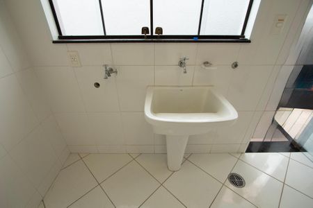 Casa de condomínio para alugar com 280m², 3 quartos e 4 vagasÁrea de Serviço