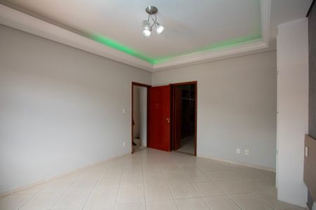 Casa de condomínio para alugar com 280m², 3 quartos e 4 vagasSuíte 3