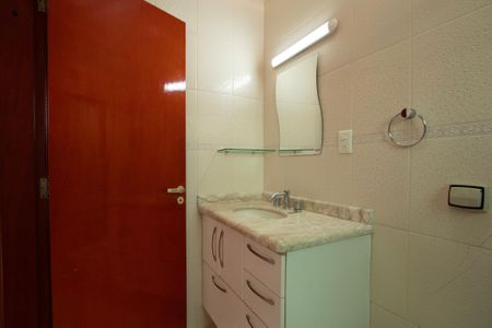 Casa de condomínio para alugar com 280m², 3 quartos e 4 vagasBanheiro Suíte 1