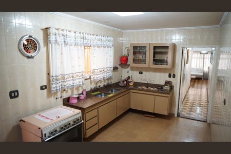 Casa à venda com 147m², 2 quartos e 6 vagasCozinha - Armários