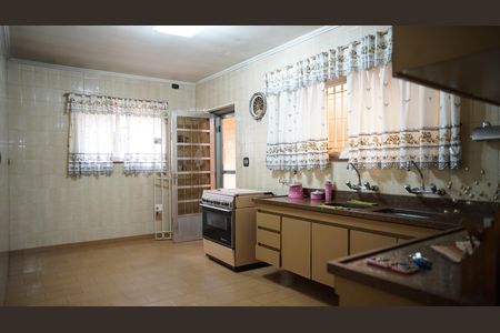 Casa à venda com 147m², 2 quartos e 6 vagasCozinha - Armários