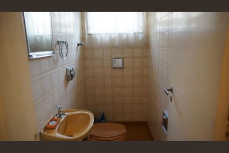 Casa à venda com 147m², 2 quartos e 6 vagasBanheiro