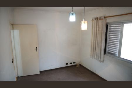 Casa à venda com 147m², 2 quartos e 6 vagasQuarto
