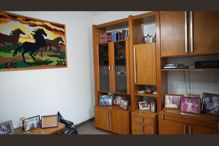 Casa à venda com 147m², 2 quartos e 6 vagasSala de TV