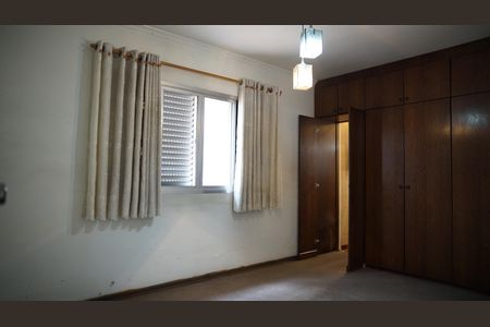 Casa à venda com 147m², 2 quartos e 6 vagasQuarto