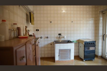 Casa à venda com 147m², 2 quartos e 6 vagasBanheiro