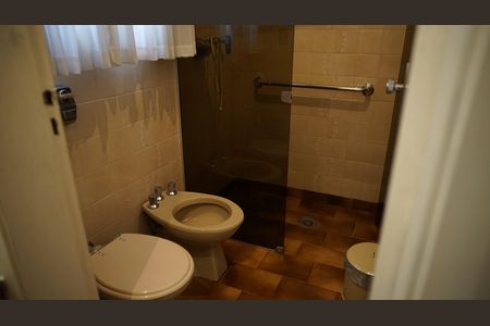 Casa à venda com 147m², 2 quartos e 6 vagasBanheiro da Suíte