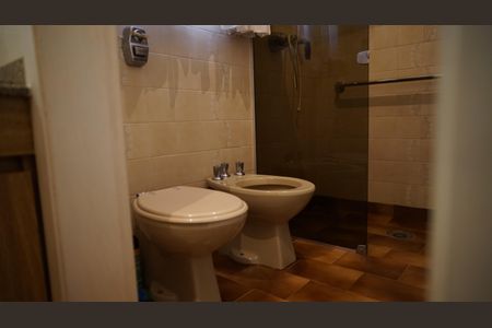 Casa à venda com 147m², 2 quartos e 6 vagasBanheiro da Suíte