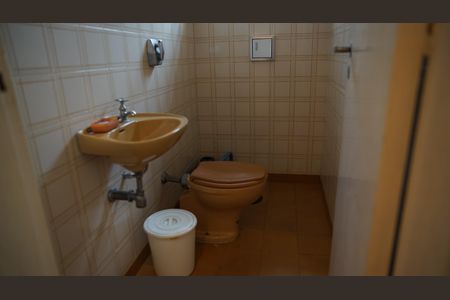 Casa à venda com 147m², 2 quartos e 6 vagasBanheiro