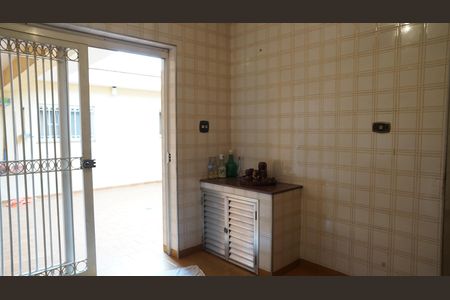 Casa à venda com 147m², 2 quartos e 6 vagasEdicula fundo