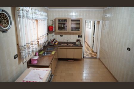 Casa à venda com 147m², 2 quartos e 6 vagasCozinha - Armários