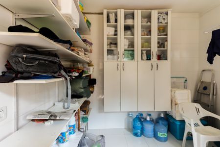 Casa de condomínio para alugar com 330m², 4 quartos e 5 vagasCozinha e Área de Serviço