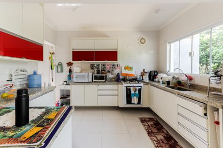 Casa de condomínio para alugar com 330m², 4 quartos e 5 vagasCozinha e Área de Serviço