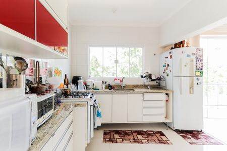 Casa de condomínio para alugar com 330m², 4 quartos e 5 vagasCozinha e Área de Serviço