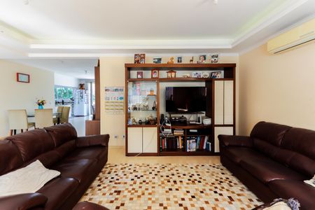 Casa de condomínio para alugar com 330m², 4 quartos e 5 vagasSala Estar e Jantar