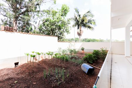 Casa de condomínio para alugar com 330m², 4 quartos e 5 vagasHorta