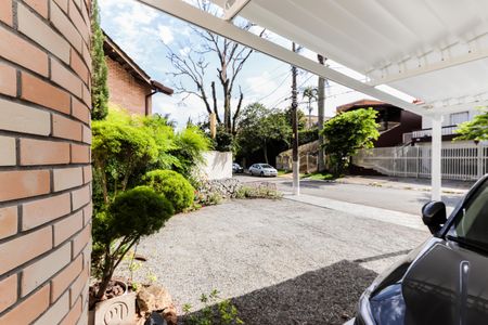 Casa de condomínio para alugar com 330m², 4 quartos e 5 vagasGaragem