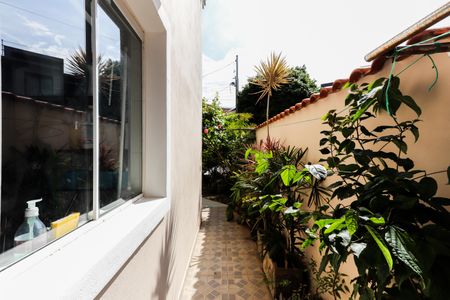 Casa de condomínio para alugar com 330m², 4 quartos e 5 vagasQuintal