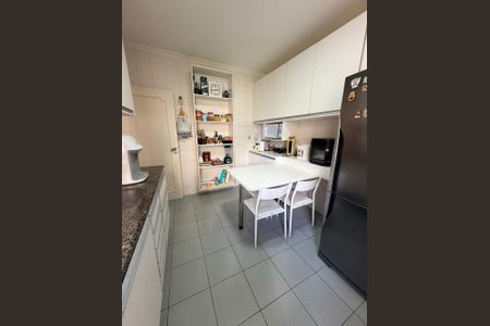 Apartamento à venda com 159m², 4 quartos e 3 vagas Apartamento à venda com 159m², 4 quartos e 3 vagasCozinha