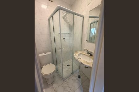 Banheiro de apartamento à venda com 4 quartos, 159m² em Vila Suzana, São Paulo