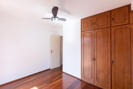 Apartamento à venda com 48m², 1 quarto e 1 vagaQuarto