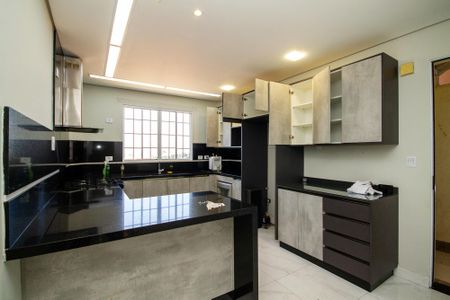 Casa de condomínio para alugar com 180m², 3 quartos e 2 vagas Casa de condomínio para alugar com 180m², 3 quartos e 2 vagasCozinha