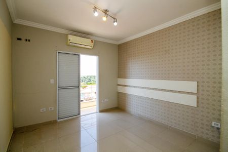 Casa de condomínio para alugar com 180m², 3 quartos e 2 vagas Casa de condomínio para alugar com 180m², 3 quartos e 2 vagasSuíte