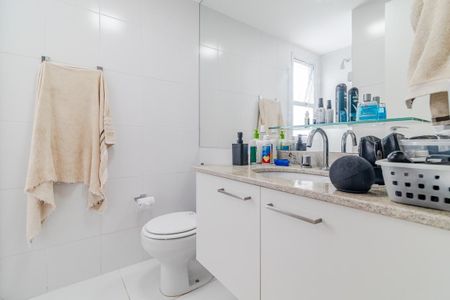 Apartamento para alugar com 80m², 2 quartos e 2 vagasBanheiro da Suíte