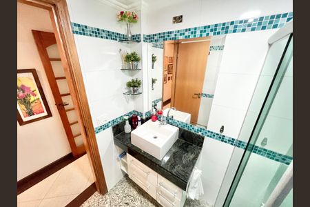 Apartamento para alugar com 85m², 2 quartos e sem vagaBanheiro