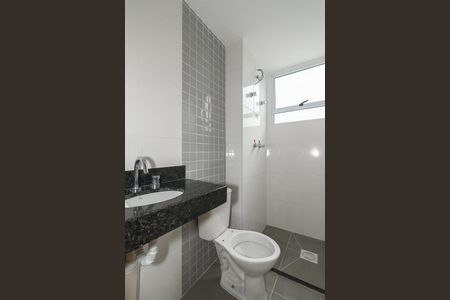 Banheiro da Suíte de apartamento à venda com 2 quartos, 53m² em Jardim Carvalho, Porto Alegre